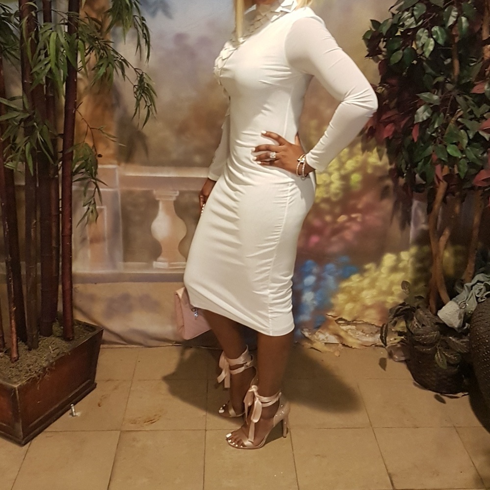 Dress - Picture 2 of 3